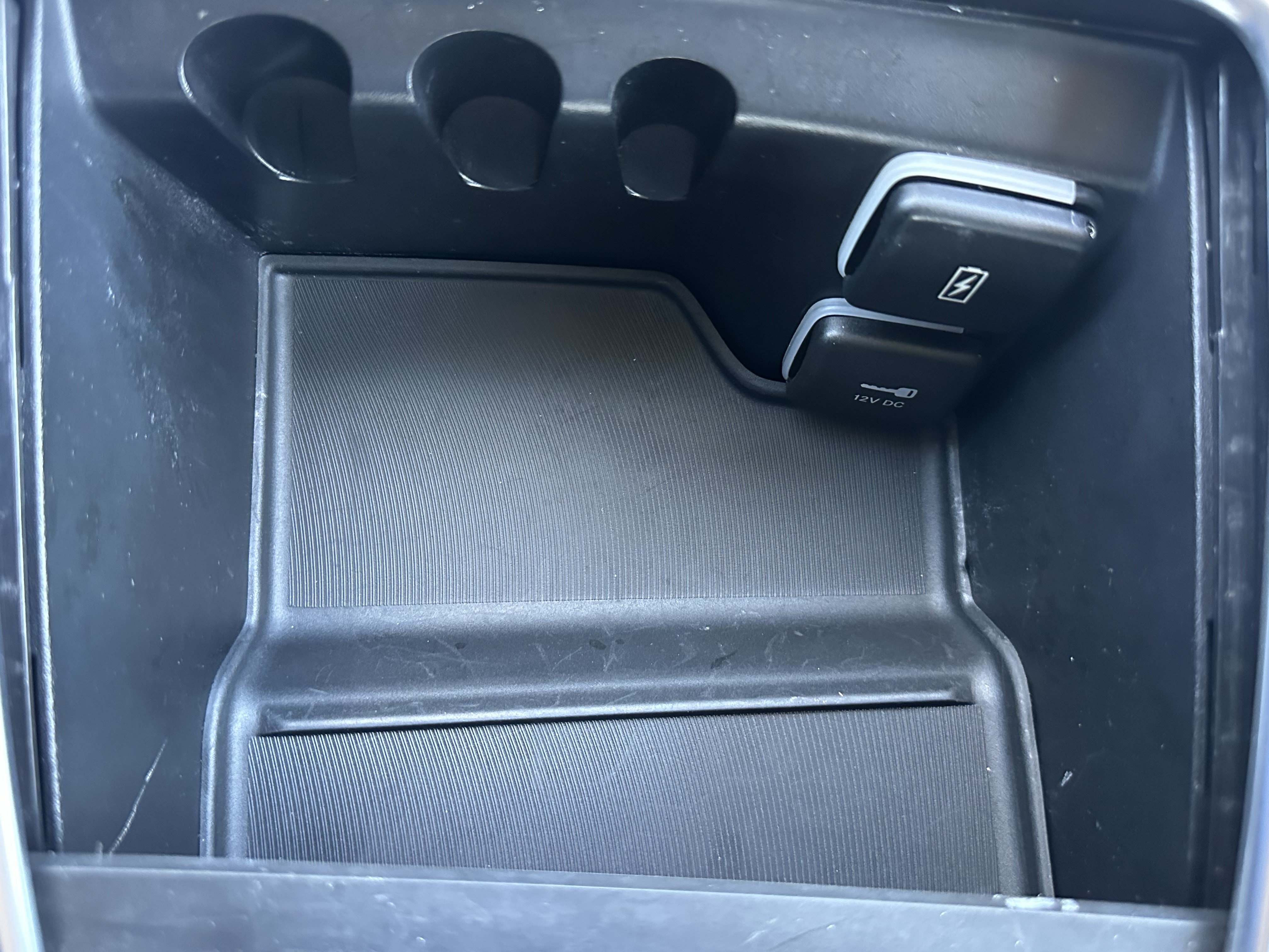 Used 2021 Chrysler Pacifica Limited w/ Uconnect Theater Family Group FWD image 33