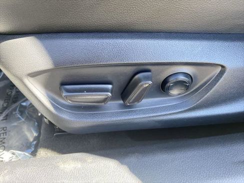 Certified 2022 Toyota Camry SE w/ Convenience Package image 12