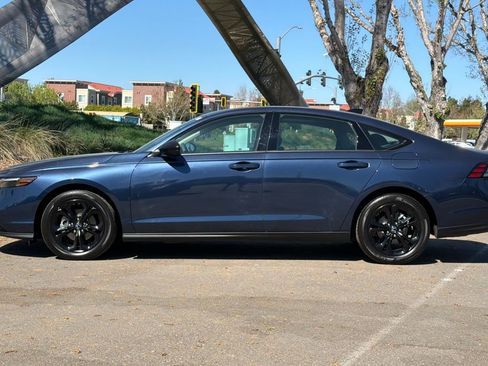 Certified 2025 Honda Accord SE image 7