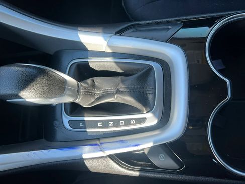 Used 2015 Ford Fusion SE w/ Equipment Group 201A image 24