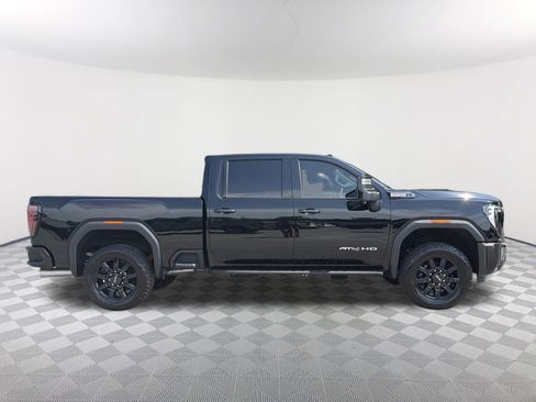 Used 2024 GMC Sierra 2500 AT4 w/ AT4 Premium Plus Package AWD/4WD image 7