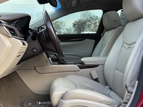 Used 2013 Cadillac XTS Premium image 12