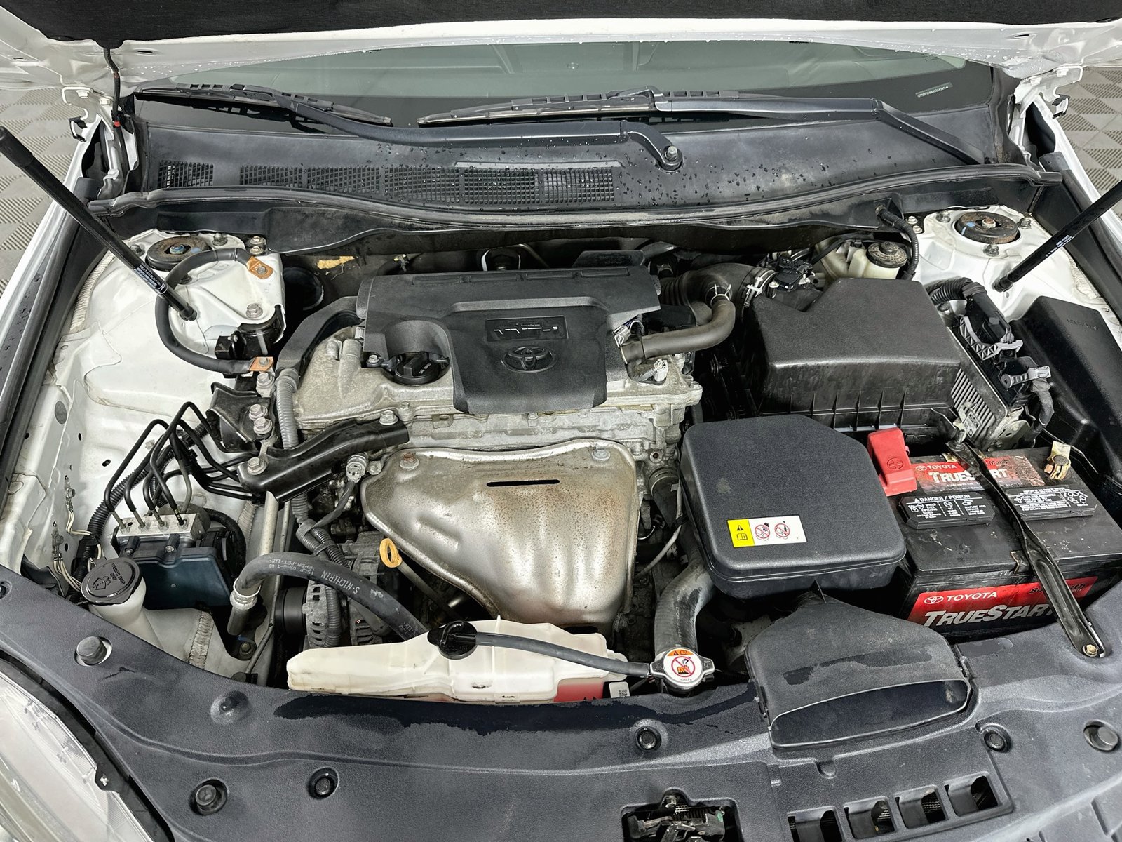 Used 2017 Toyota Camry SE w/ Protection Package (Q2) FWD image 28