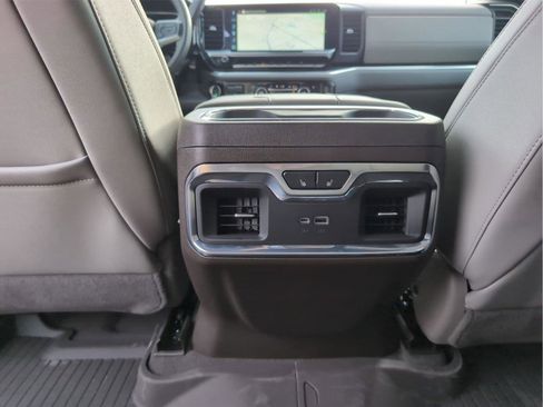 Used 2026 Chevrolet Silverado 2500 LTZ w/ LTZ Convenience Package AWD/4WD image 29