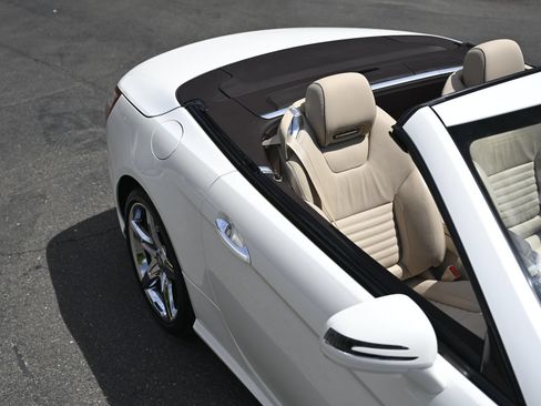 Used 2013 Mercedes-Benz SL 550 image 16