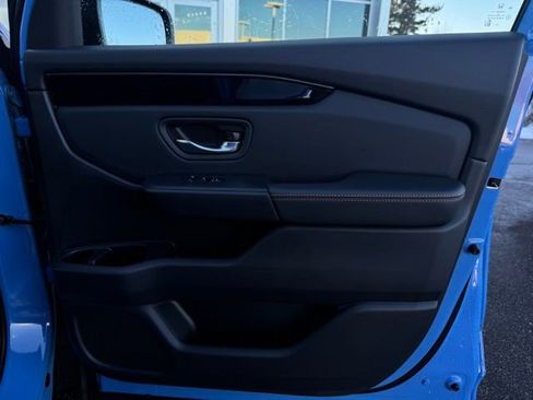 New 2025 Honda Pilot TrailSport image 15