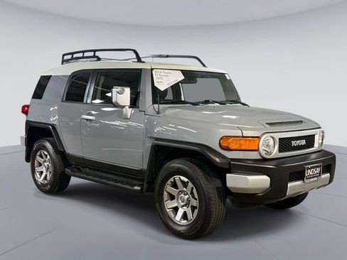 Used 2014 Toyota FJ Cruiser 4WD w/ Upgrade Package image 8