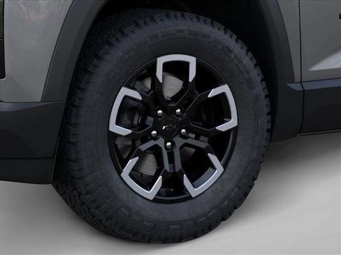 New 2026 Chevrolet Equinox ACTIV image 9