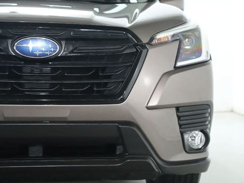Used 2023 Subaru Forester Premium AWD/4WD image 7