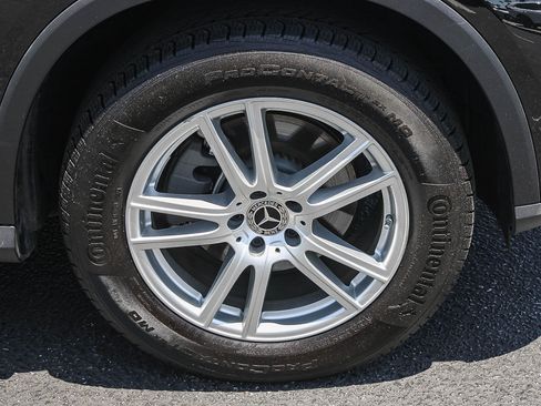 Used 2025 Mercedes-Benz GLC 300 image 11