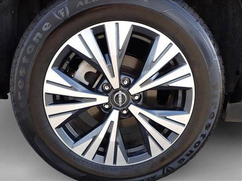 Used 2022 Nissan Rogue SV image 7