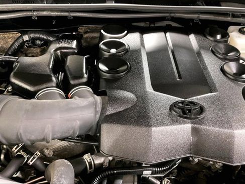 Certified 2024 Toyota 4Runner TRD Off-Road Premium AWD/4WD image 11