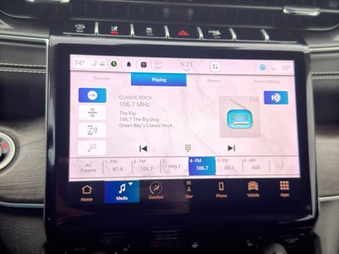 Used 2024 Jeep Grand Cherokee Limited image 18