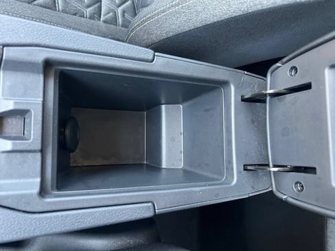 Used 2025 Nissan Kicks SV FWD image 25