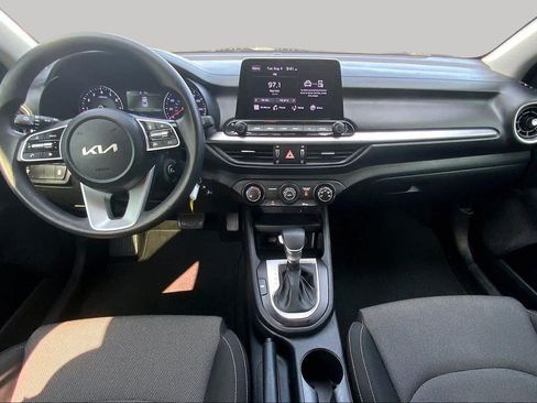 Used 2022 Kia Forte LXS FWD image 15