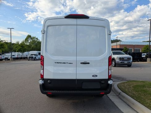 New 2026 Ford Transit 250 148 Medium Roof RWD image 5