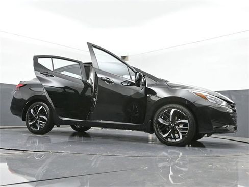 New 2025 Nissan Versa SR w/ Trunk Package image 48