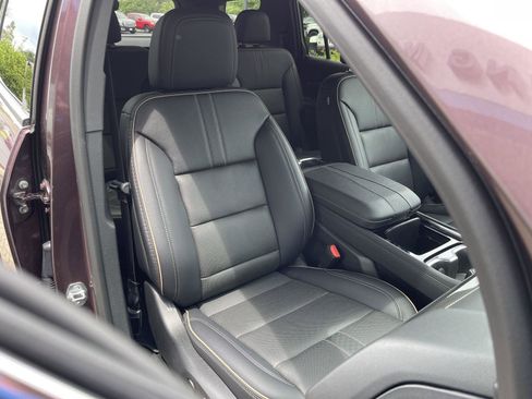 Used 2025 Chevrolet Traverse High Country w/ LPO, Floor Liner Package AWD/4WD image 37