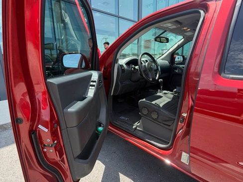 Used 2017 Nissan Frontier PRO-4X AWD/4WD image 12