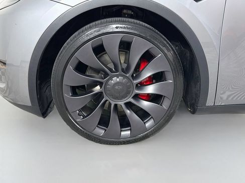 Used 2024 Tesla Model Y Performance AWD/4WD image 31