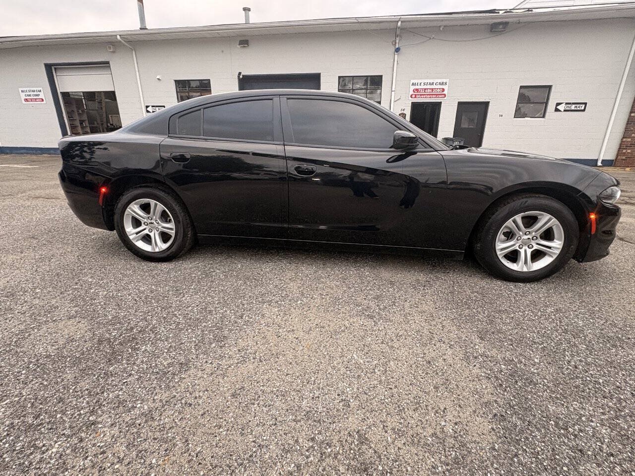 Used 2023 Dodge Charger SXT RWD image 5