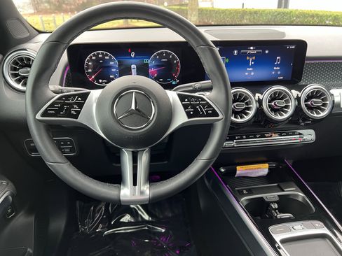 Certified 2025 Mercedes-Benz GLB 250 4MATIC image 30