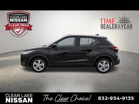 Certified 2025 Nissan Kicks Play S FWD image 4