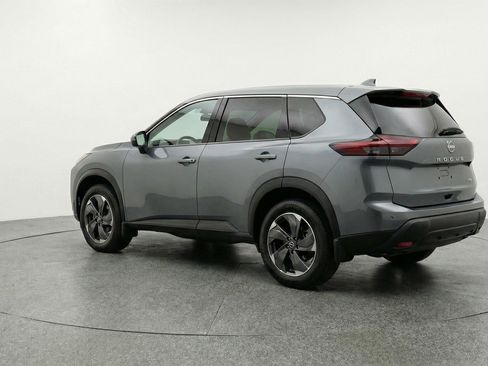 Used 2025 Nissan Rogue SV image 6
