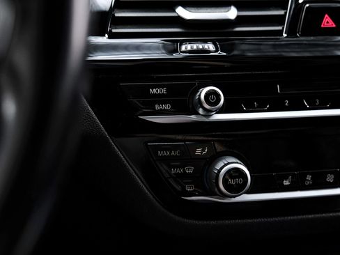 Used 2018 BMW 540i w/ M Sport Package image 34