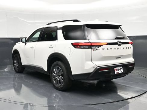 Used 2025 Nissan Pathfinder SV FWD image 12