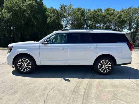 Used 2025 Ford Expedition Max Platinum AWD/4WD image 2
