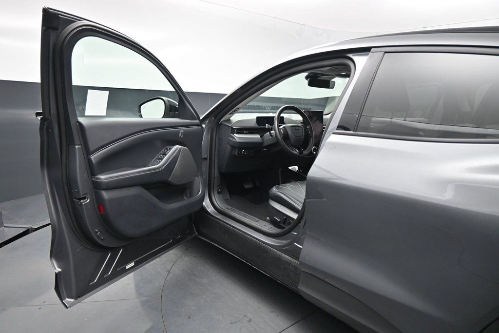 Used 2023 Ford Mustang Mach-E Select RWD image 8