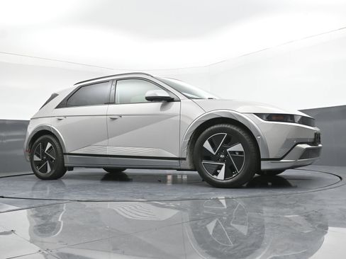 Used 2025 Hyundai Ioniq 5 Limited image 27