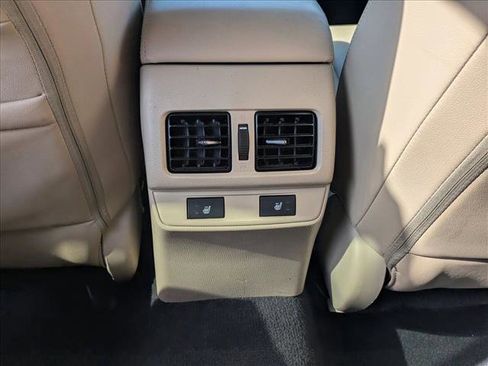 Used 2016 Subaru Outback 2.5i Limited image 16