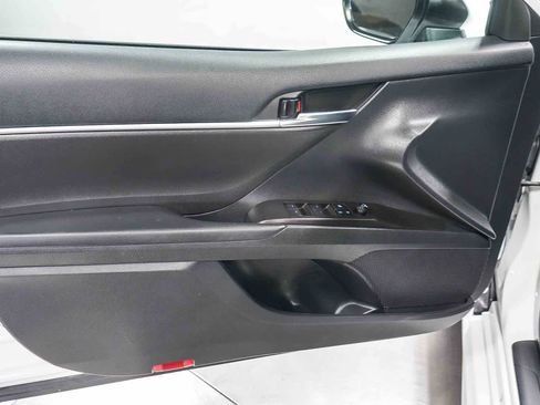 Certified 2021 Toyota Camry SE w/ Convenience Package image 22
