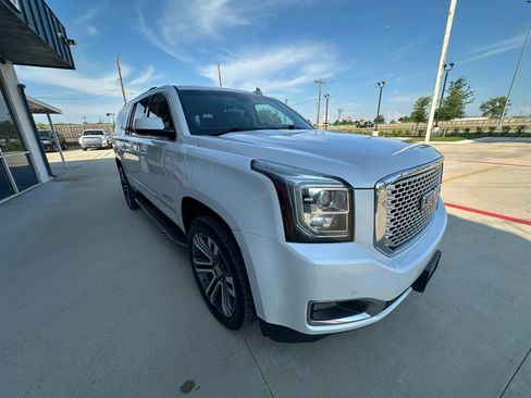 Used 2017 GMC Yukon XL Denali w/ Open Road Package AWD/4WD image 7