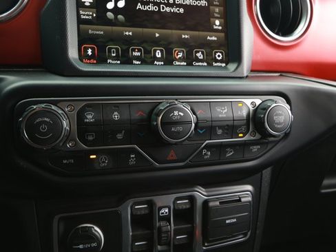 Used 2019 Jeep Wrangler Unlimited Rubicon image 18