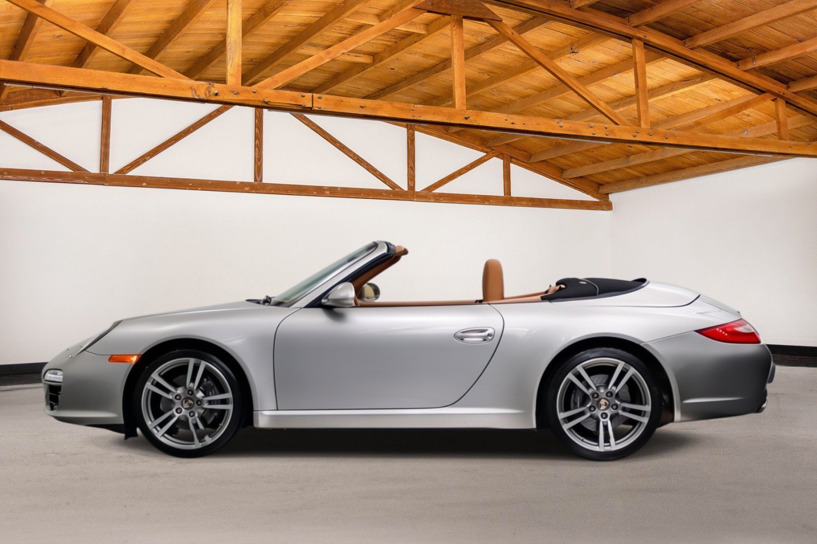 Used 2009 Porsche 911 Carrera RWD image 3