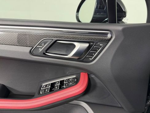 Certified 2026 Porsche Macan GTS image 21