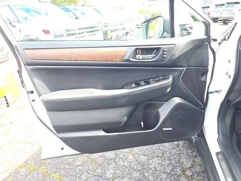 Used 2017 Subaru Outback 3.6R Limited image 8