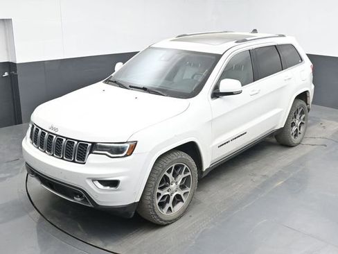 Used 2018 Jeep Grand Cherokee Limited image 15