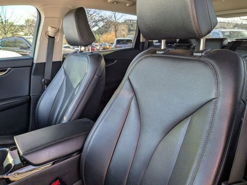 Used 2023 Lincoln Nautilus AWD w/ Premium Package image 11