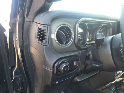 Used 2024 Jeep Wrangler High Altitude AWD/4WD image 18
