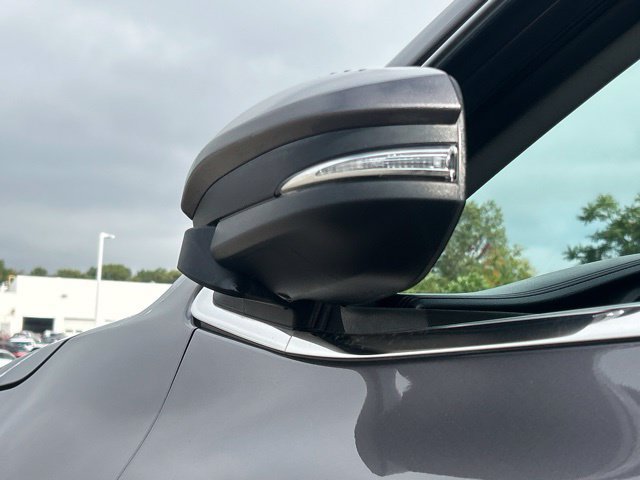 Used 2019 Toyota Highlander LE AWD/4WD image 14