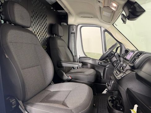Used 2025 RAM ProMaster 2500 w/ U-Haul Equipment Group FWD image 29