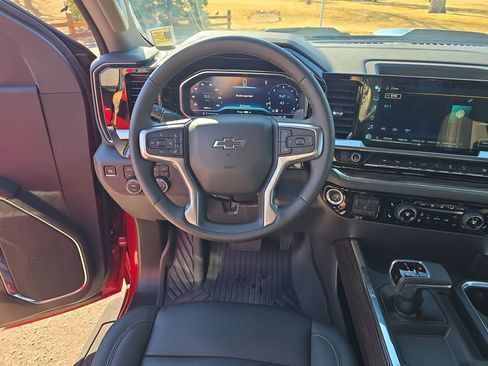 Used 2024 Chevrolet Silverado 1500 LT Trail Boss w/ LT Trail Boss Premium Package image 15