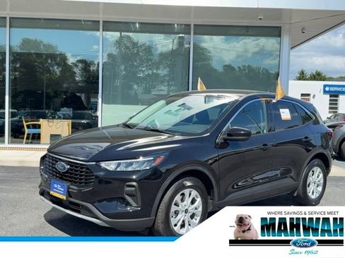 Certified 2023 Ford Escape Active w/ Tech Pack #2 AWD/4WD image 1