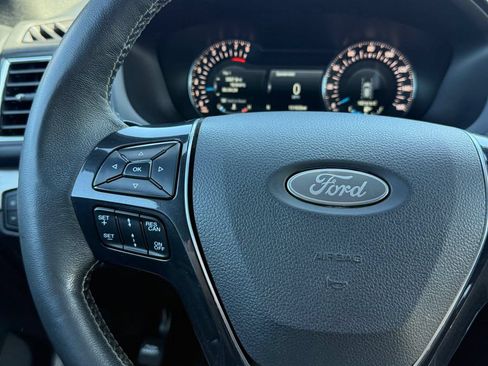 Used 2018 Ford Explorer Platinum AWD/4WD image 16