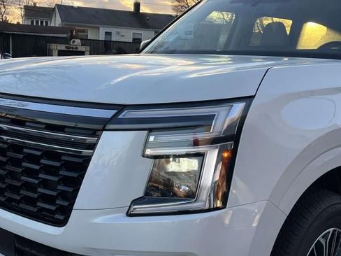 New 2026 Nissan Armada Platinum image 9