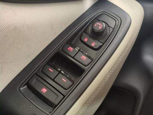 Used 2024 Subaru Forester Premium image 31